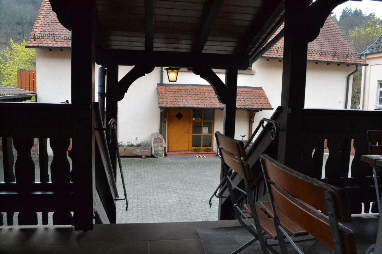 Pension - Gaestehaus Zum Pfaelzerwald Hinterweidenthal Ngoại thất bức ảnh